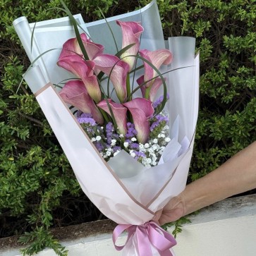 HB15017 BOQ-9 or 10 Calla Lily