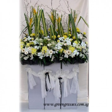 SF500099 Condolences Wreath