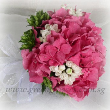 WB09518-ROM-Dk Pk Hydrangea hand bouquet
