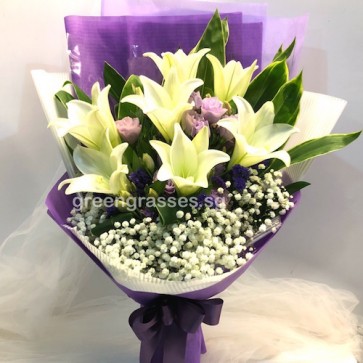 HB10548-LSW-7 Wh Lily Hand Bouquet