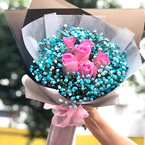 Hb08210 6 Hot Pk Rose W Blue Baby S Breath Roses