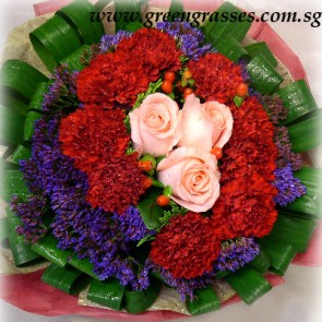 HB10023 LLGRW-3 Pk Rose+9 Red Carnation