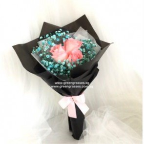 HB06006-LLGRW-3 Pk Rose w/Blue BB hand bouquet