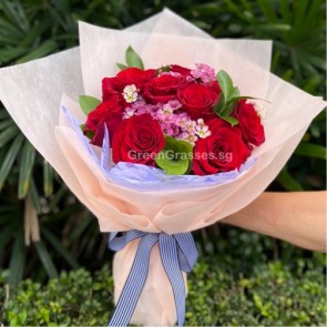 HB10086 BOQ-12 Red Roses hand bouquet